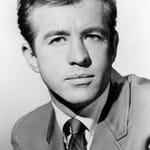 คลู กูลาเกอร์ (Clu Gulager)