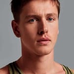 แฮร์ริส ดิกกินสัน (Harris Dickinson)