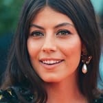 อเลสซานดรา มาสโตรนาร์ดิ (Alessandra Mastronardi)