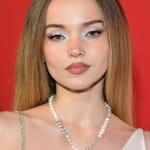 โดฟ คาเมรอน (Dove Cameron)
