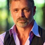 จอห์น ชไนเดอร์ (John Schneider)