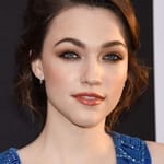 ไวโอเล็ต บีน (Violett Beane)