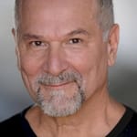 จอห์น คาเพโลส (John Kapelos)