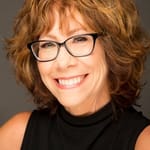มินดี้ สเตอร์ลิง (Mindy Sterling)