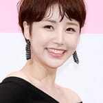 ยุน จิน-อี (Yoon Jin-yi)