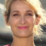 แคโรไลน์ แองเกลด (Caroline Anglade)