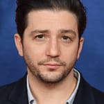 จอห์น มากาโร (John Magaro)