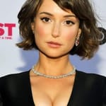 มิลาน่า ไวนทรับ (Milana Vayntrub)
