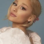 อาริอาน่า แกรนด์ (Ariana Grande)