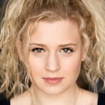 คาร์ลี นาฮอน (Carly Nahon)