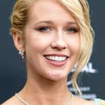 แอนนา แคมป์ (Anna Camp)