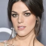 แคลลี่ เฮอร์นานเดซ (Callie Hernandez)