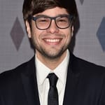 ชาร์ลี แซ็กซ์ตัน (Charlie Saxton)