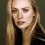 เดโบราห์ แอนน์ วอลล์ (Deborah Ann Woll)