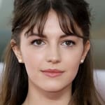 เอลล่า ฮันท์ (Ella Hunt)