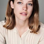 เอ็มม่า หลุยส์ ซอนเดอร์ส (Emma Louise Saunders)