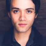 จูลเลียน เยา จิโออิเอลโล (Giullian Yao Gioiello)