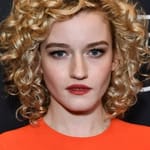 จูเลีย การ์เนอร์ (Julia Garner)