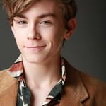 จูเลียน ฮิลเลียร์ด (Julian Hilliard)