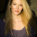 จูเลียน่า โรบินสัน (Julianna Robinson)