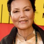 เกี่ยวจิ่น (Kieu Chinh)