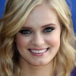 ซาร่า แพ็กซ์ตัน (Sara Paxton)