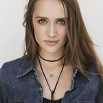 อเล็กซานดรา แฮร์ริส (Alexandra Harris)