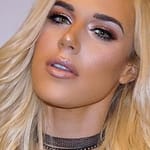 ซี.เจ. เพอร์รี่ บาร์เนียเชฟ (C.J. Perry Barnyashev)