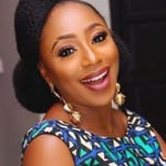 ดาโคเร เอกบูซอน-อาคานเด (Dakore Egbuson-Akande)