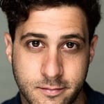 เดเมียน สตรูธอส (Damien Strouthos)