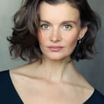 เอมิลี่ บาร์เบอร์ (Emily Barber)