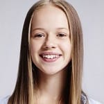 ฮอลลี่ เจ. บาร์เร็ตต์ (Holly J. Barrett)