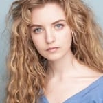 ฮอลลี่ สเตอร์ตัน (Holly Sturton)