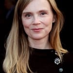 อิซาเบล การ์เร (Isabelle Carré)