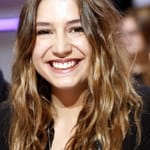 อิเซีย ฮิเกลิน (Izïa Higelin)