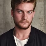 เจค วีรี่ (Jake Weary)