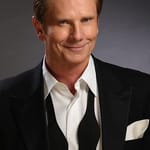 เจฟฟรี่ย์ ไบรอน (Jeffrey Byron)