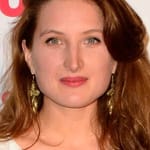 จูเลีย เปียตัน (Julia Piaton)