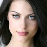 จูเลีย วอธ (Julia Voth)