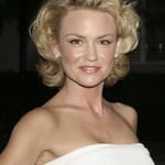 เคลลี่ คาร์ลสัน (Kelly Carlson)