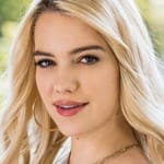 เคนน่า เจมส์ (Kenna James)