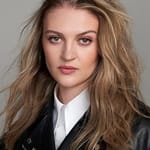 ลาร่าพีค (Lara Peake)