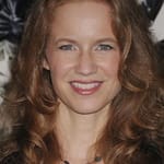 ลอร่า คายูเอ็ตต์ (Laura Cayouette)