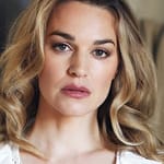 ลอร่า กอร์ดอน (Laura Gordon)