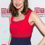 ลอเรน บลูเมนเฟลด์ (Lauren Blumenfeld)