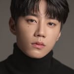 อี จุนยอง (Lee Jun-young)