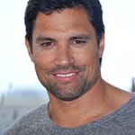 มานู เบนเนตต์ (Manu Bennett)