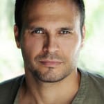 แม็กซิมิเลียน เด็คเกอร์ (Maximillian Decker)