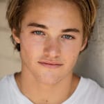 มิทเชล ฮูก (Mitchell Hoog)