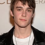 มิทเชล โฮป (Mitchell Hope)